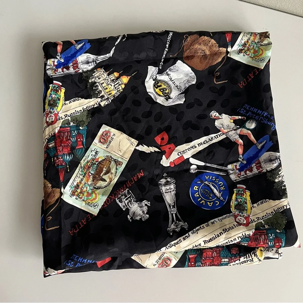 Nicole Miller Vintage Iconic Moscow Kremlin Russia 100% Silk Scarf 42 X 42”